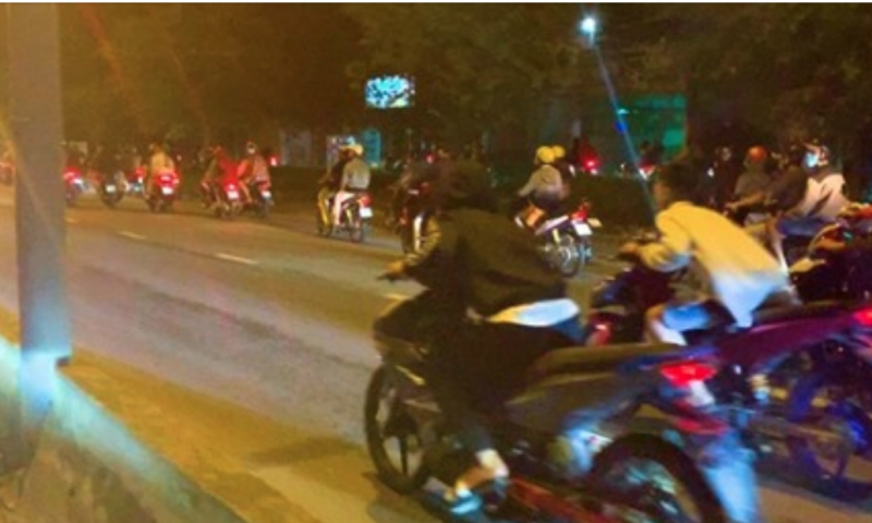 Phải khóa càng những tay đua xe trái phép